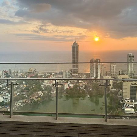 Altair Luxury Colombo By Miracle Apartment Екстериор снимка