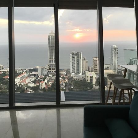 Altair Luxury Colombo By Miracle Apartment Екстериор снимка