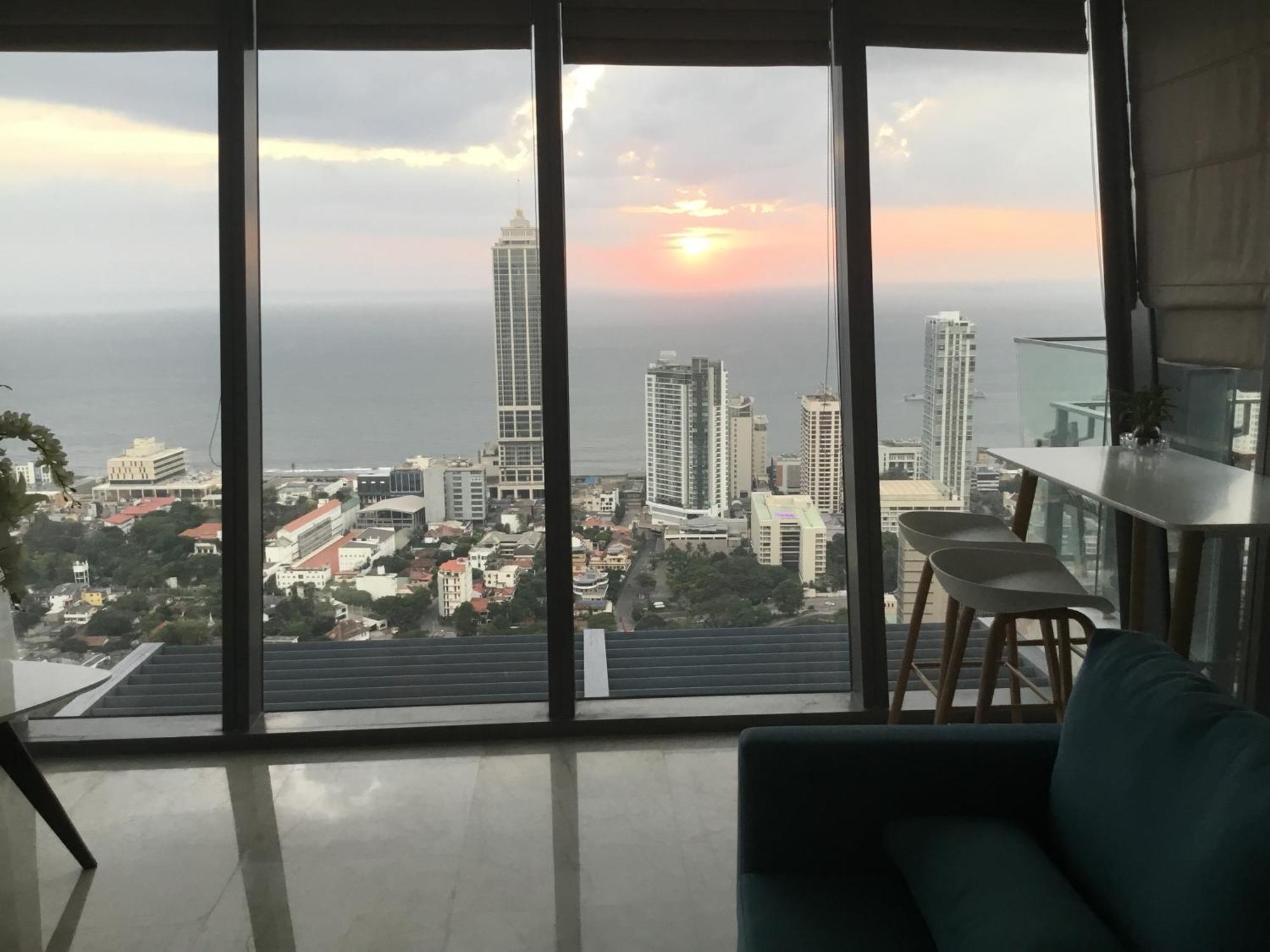 Altair Luxury Colombo By Miracle Apartment Екстериор снимка