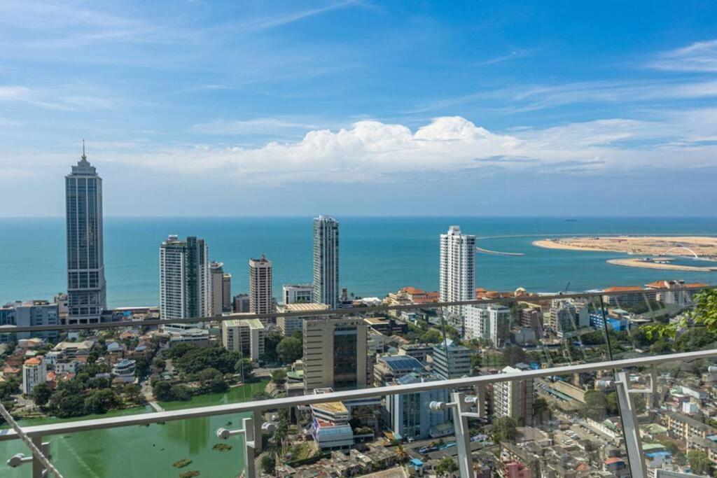 Altair Luxury Colombo By Miracle Apartment Екстериор снимка