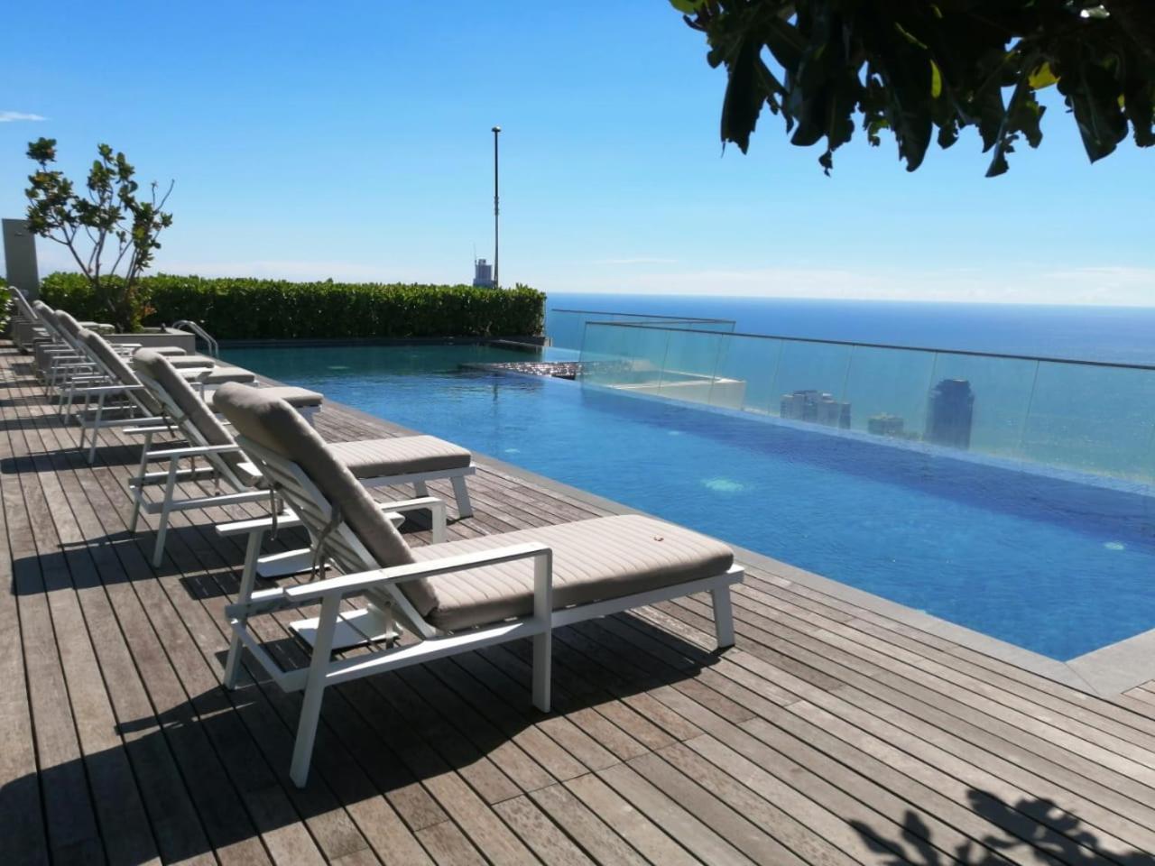 Altair Luxury Colombo By Miracle Apartment Екстериор снимка